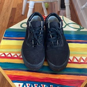 Size 10 vans old skool